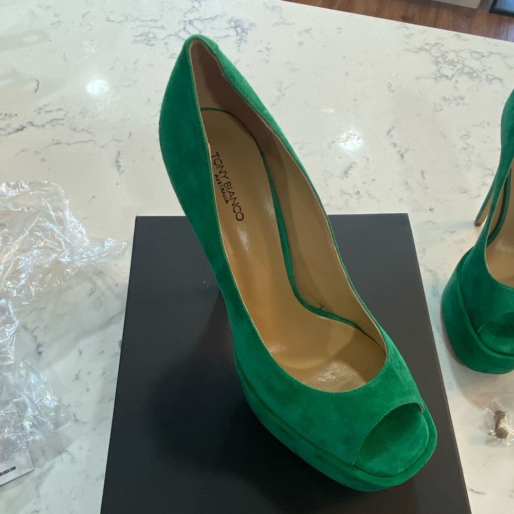 Jolee Green Suede 15cm Heels. Size 9.5. New in box